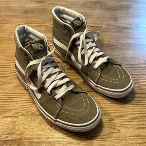 VANS OFF THE WALL SK8-HI OLIVE/ARMY MENS SIZE 8.5